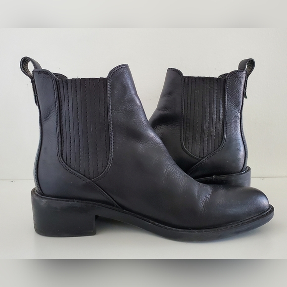 Tommy Hilfiger Pointed Black Leather Chelsea Boots Women's Sz9 - Picture 5 of 8